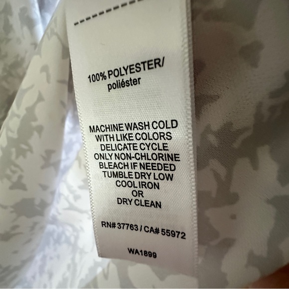 Laundry by Shelley Segal summer blouse. Grey & white print,new condition, size L - Picture 2 of 5